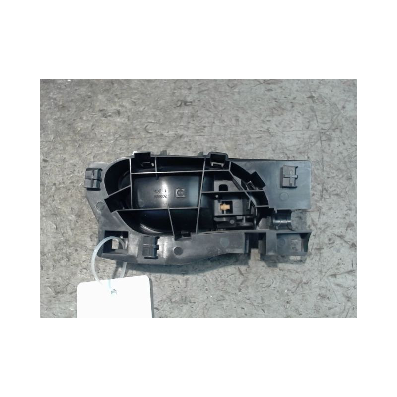 POIGNEE INTERIEURE PORTE ARRIERE GAUCHE PEUGEOT PARTNER TEPEE 2008-