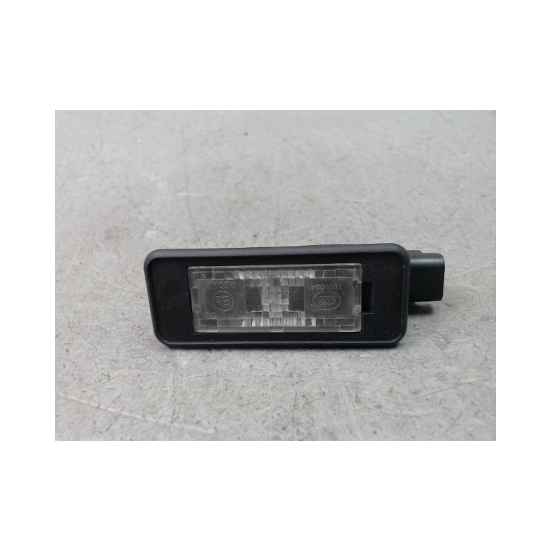 ECLAIREUR PLAQUE DE POLICE GAUCHE PEUGEOT 208 Phase 1 2012-...