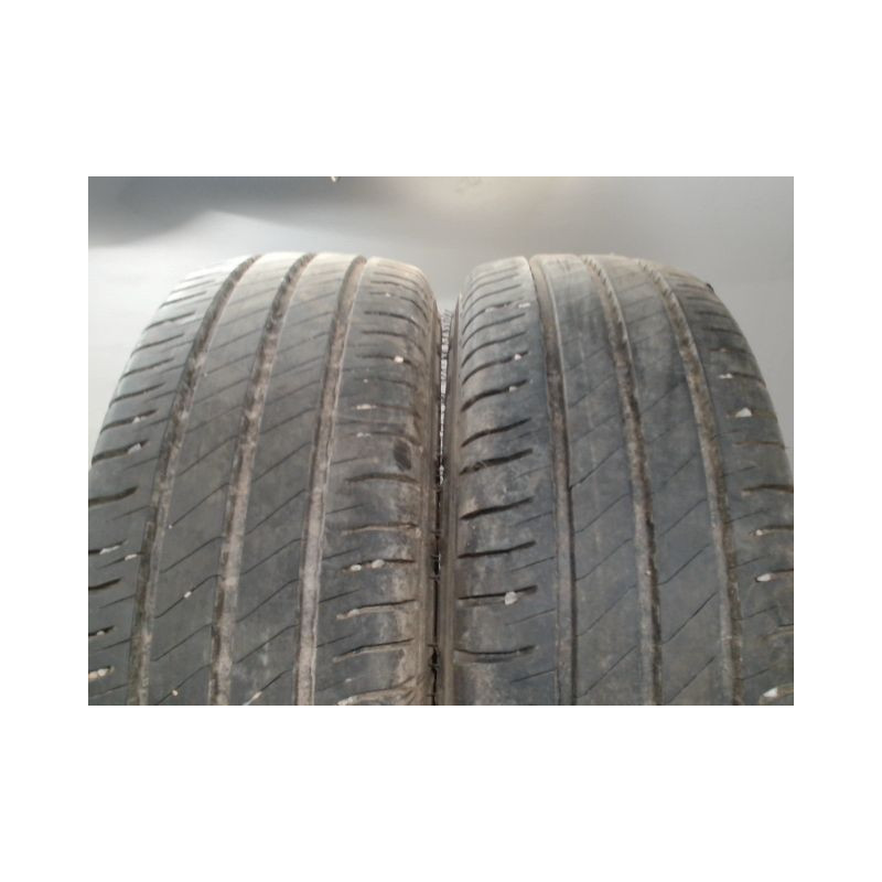 Paire de pneus MICHELIN AGIILIS 3 215 65 16 109 T