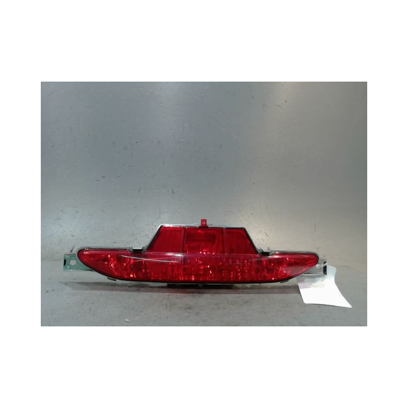 FEU BROUILLARD CENTRAL ARRIERE PEUGEOT 208