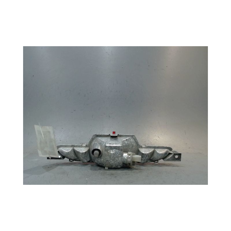 FEU BROUILLARD CENTRAL ARRIERE PEUGEOT 208