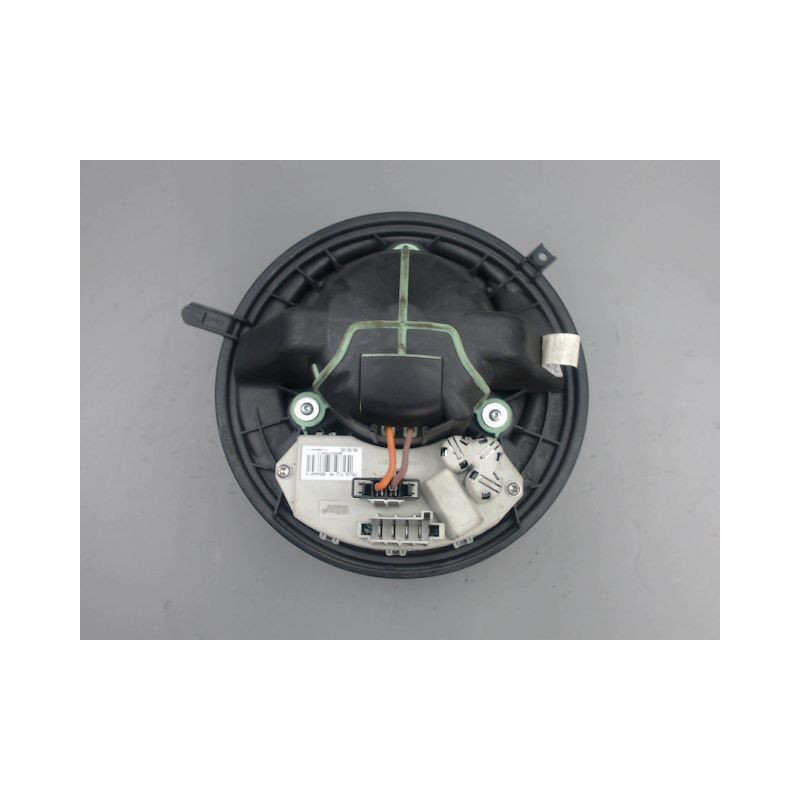 MOTEUR VENTILATEUR CHAUFFAGE B.M.W. SERIE 1