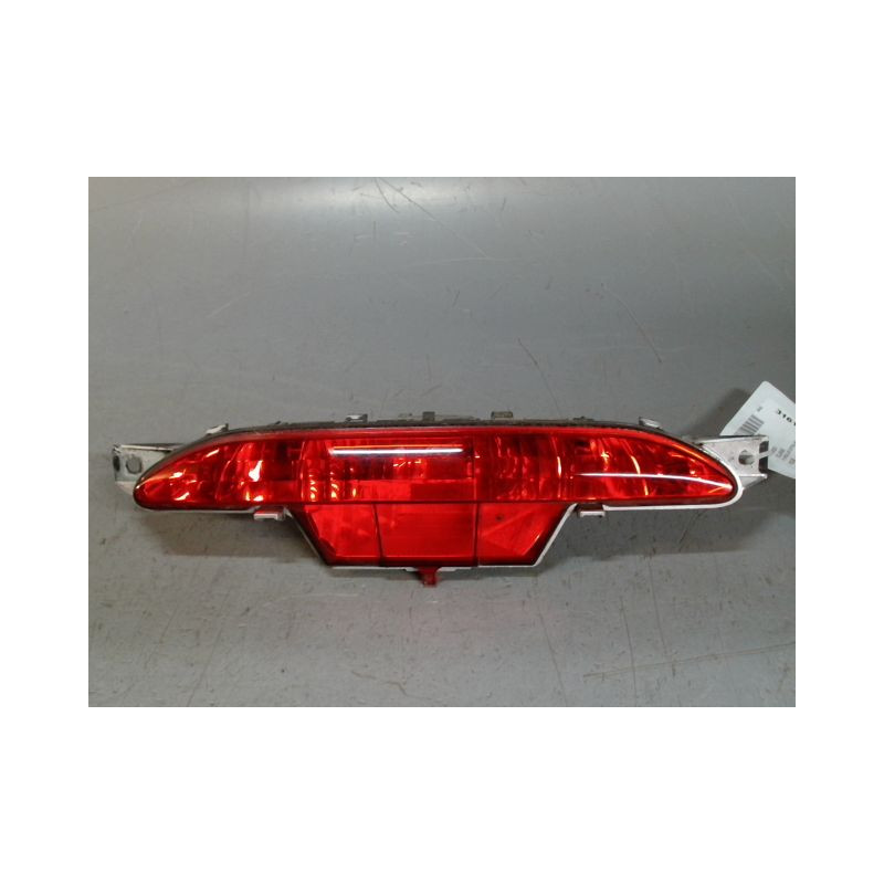 FEU BROUILLARD CENTRAL ARRIERE PEUGEOT 208