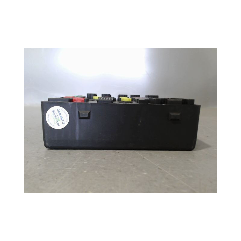 BOITE A FUSIBLES RENAULT SCENIC