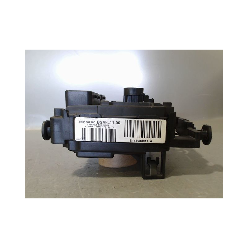 BOITE A FUSIBLES CITROEN C4