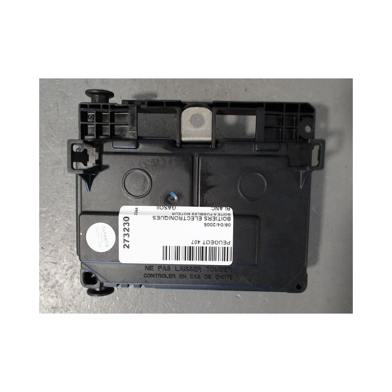BOITE A FUSIBLES PEUGEOT 407