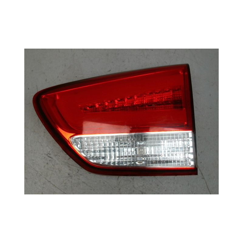FEU ARRIERE INTERIEUR DROIT KIA CARENS