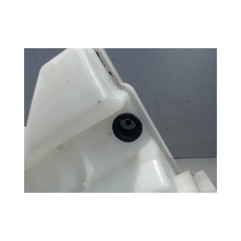 RESERVOIR LAVE-GLACE AVANT RENAULT CLIO IV