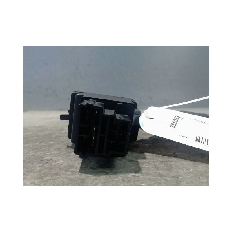 COMMANDE CLIGNOTANT PEUGEOT 106 92-96