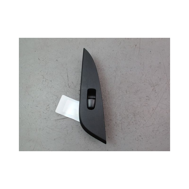 COMMANDE LEVE-GLACE PORTE ARD NISSAN PULSAR