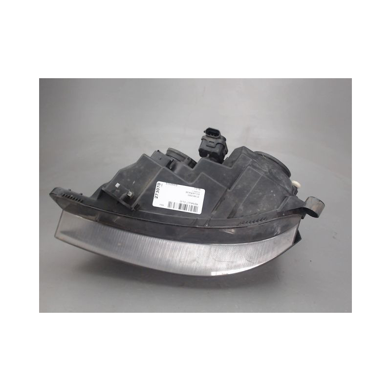 PHARE DROIT RENAULT CLIO