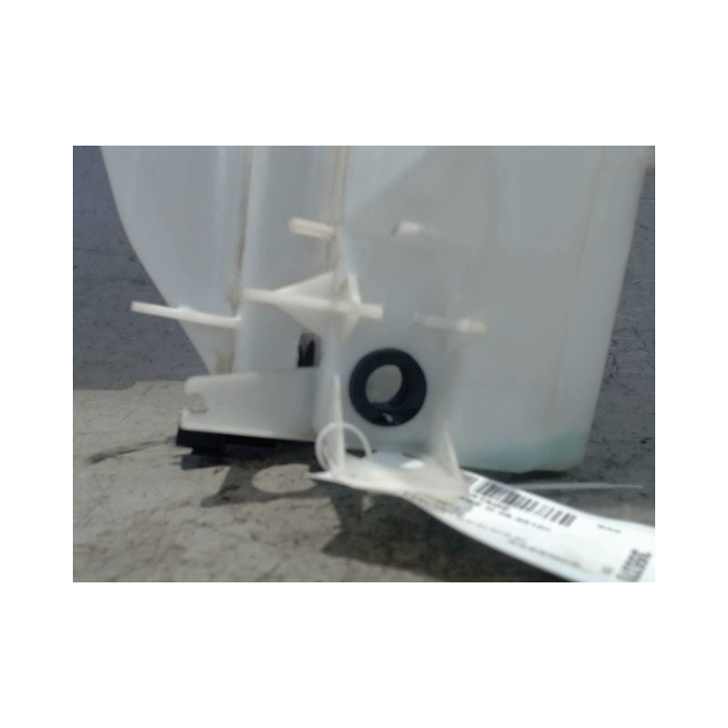 RESERVOIR LAVE-GLACE AVANT KIA SPORTAGE III 2010-