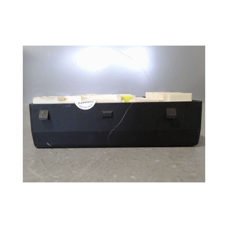 BOITE A FUSIBLES RENAULT MEGANE
