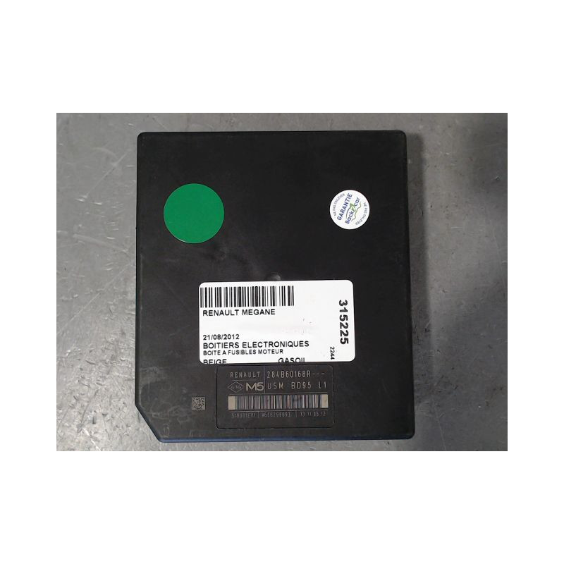 BOITE A FUSIBLES RENAULT MEGANE