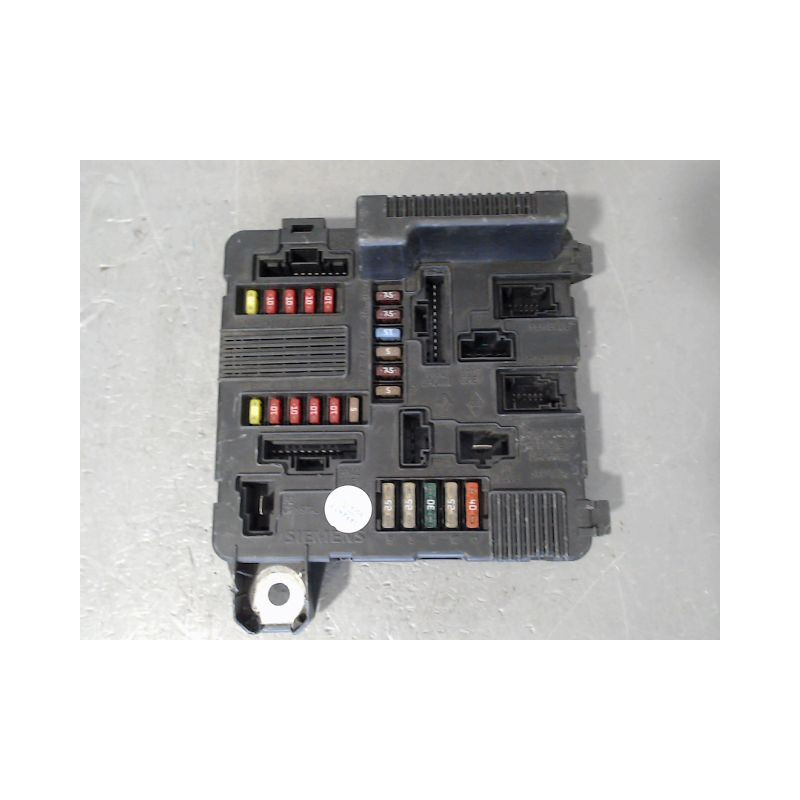 BOITE A FUSIBLES RENAULT MEGANE II PH1 02-05