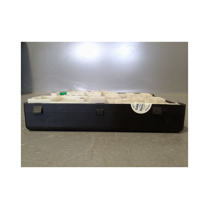 BOITE A FUSIBLES RENAULT MEGANE
