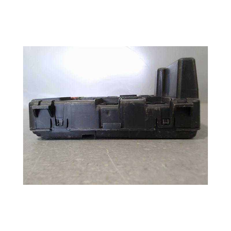BOITE A FUSIBLES RENAULT MEGANE II PH2 C.C 06-