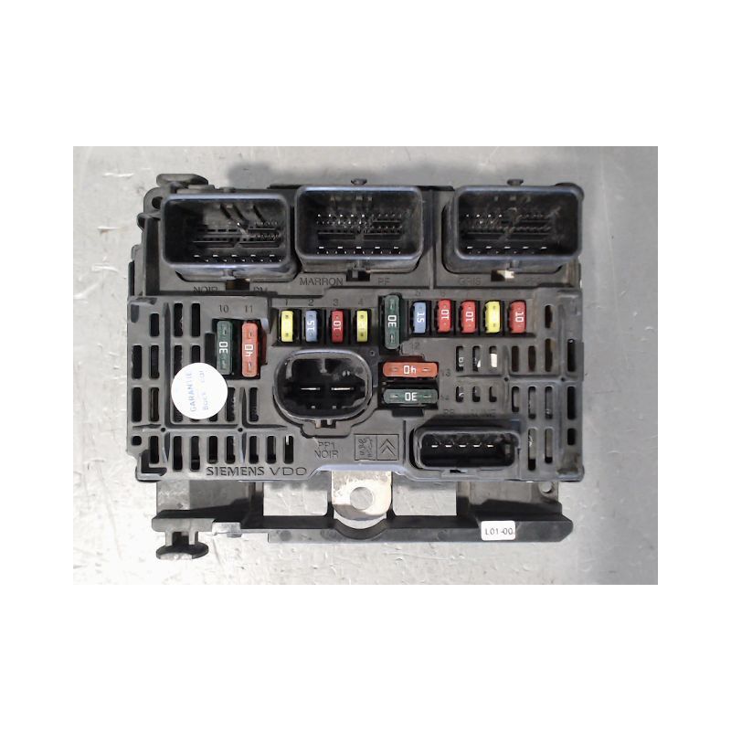 BOITE A FUSIBLES PEUGEOT 407