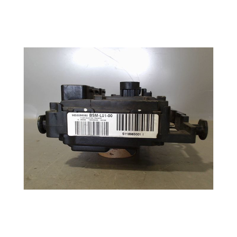 BOITE A FUSIBLES PEUGEOT 407