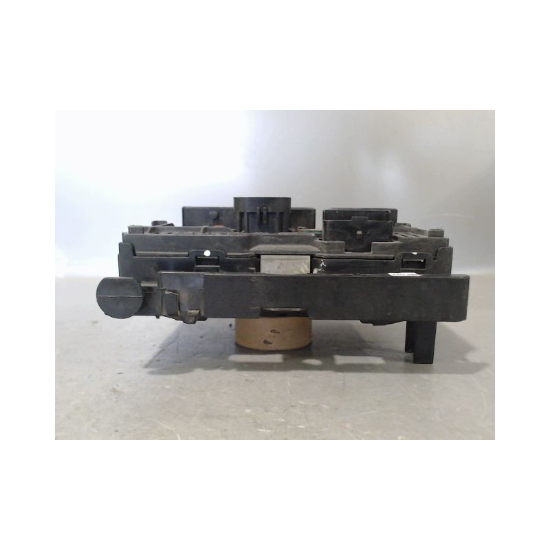 BOITE A FUSIBLES PEUGEOT 407