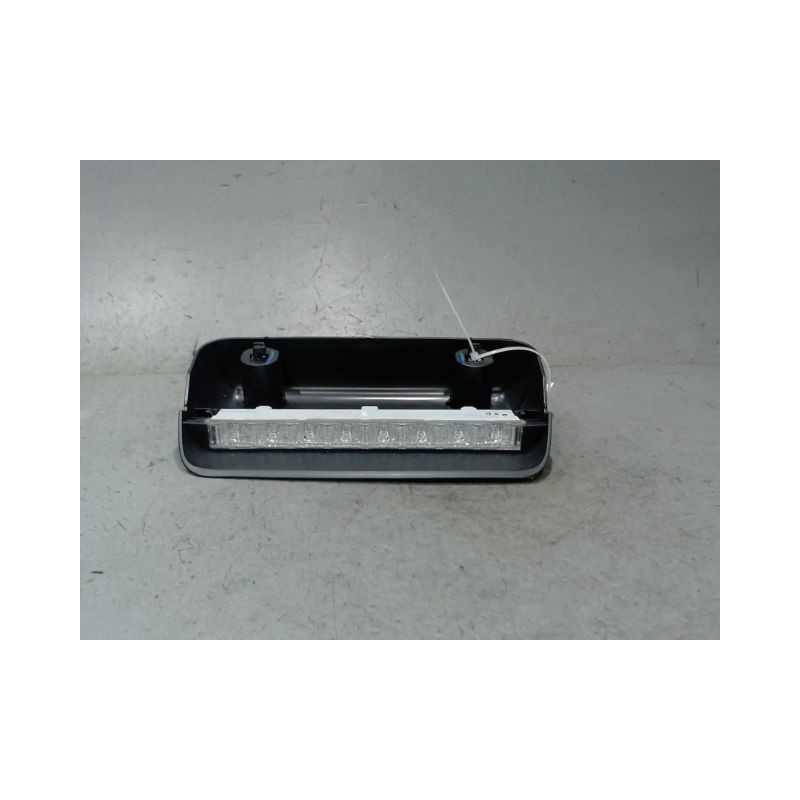 FEUX STOP SUPPLEMENTAIRE TOYOTA YARIS