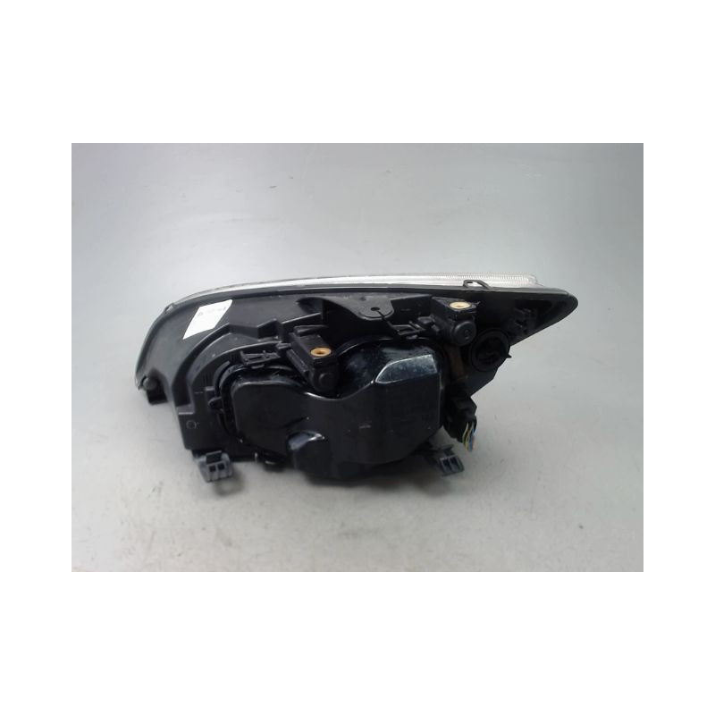 PHARE DROIT FORD FOCUS SW 2005-2007