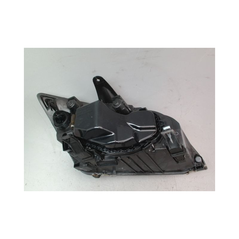 PHARE GAUCHE FORD FOCUS SW 2005-2007