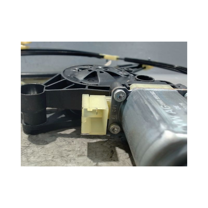 MECANISME+MOTEUR LEVE-GLACE AVANT DROIT AUDI S4