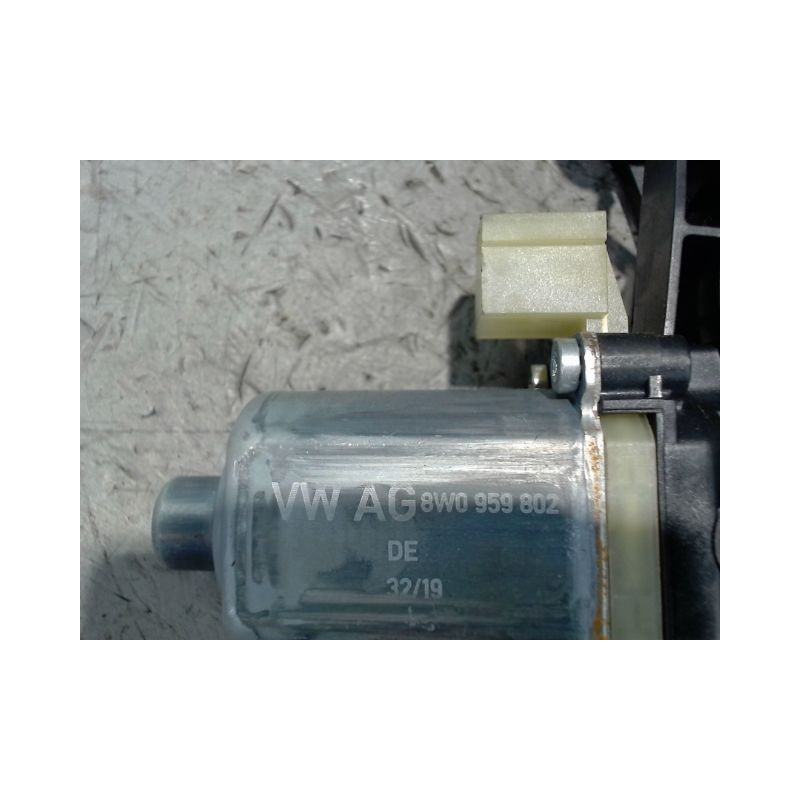 MECANISME+MOTEUR LEVE-GLACE AVANT DROIT AUDI S4