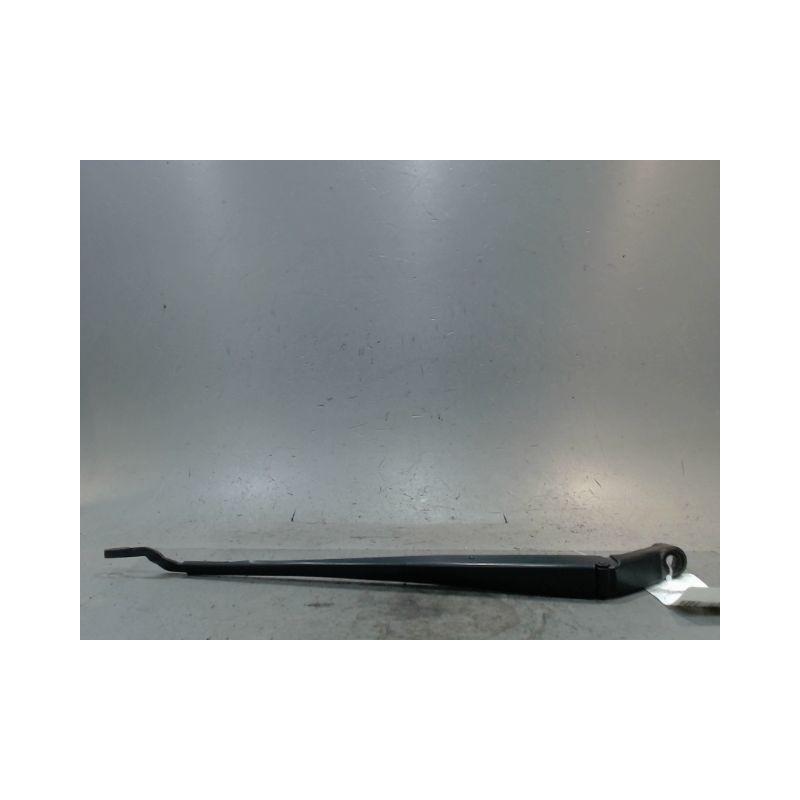BRAS ESSUIE-GLACE AVANT GAUCHE TOYOTA AURIS