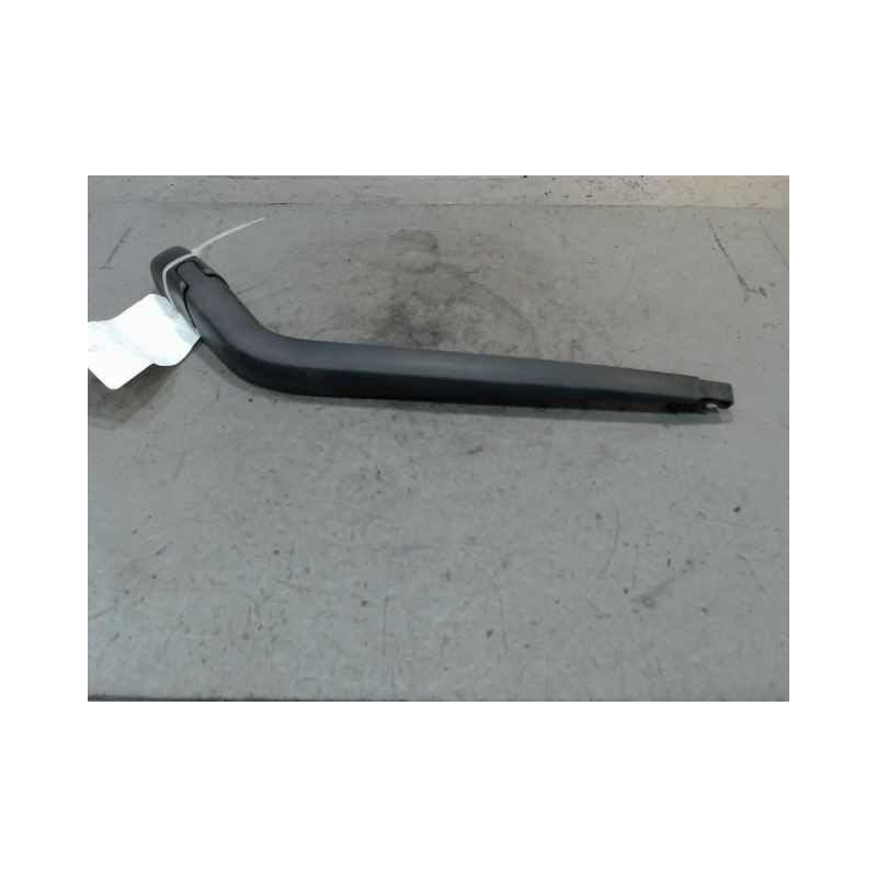 BRAS ESSUIE-GLACE ARRIERE TOYOTA AURIS