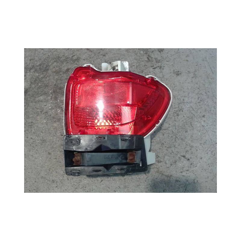 FEU BROUILLARD ARRIERE DROIT TOYOTA RAV4 2003-