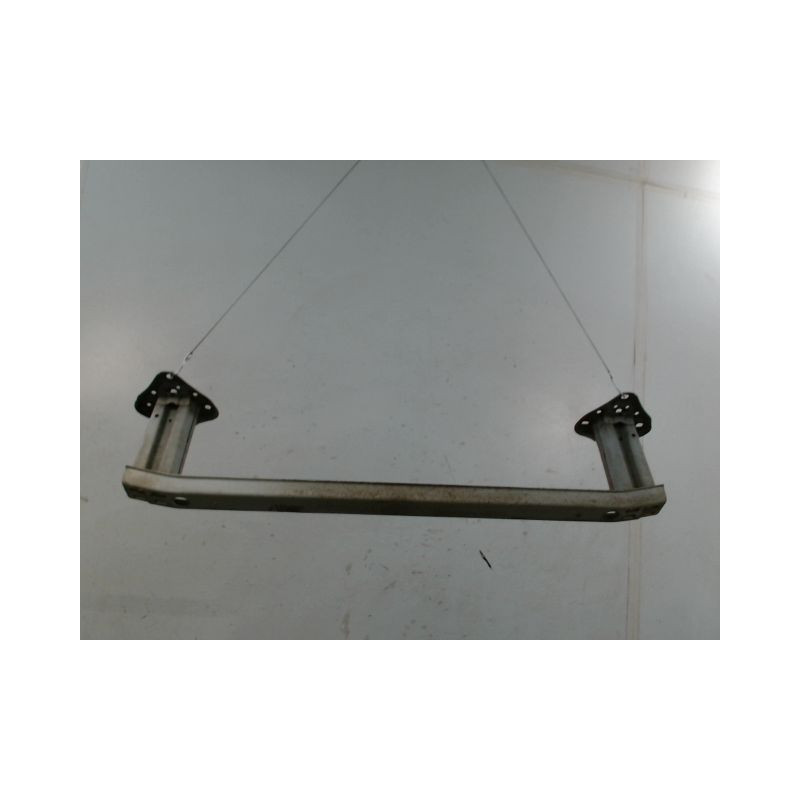 RENFORT PARE-CHOC ARRIERE  TOYOTA VERSO-S