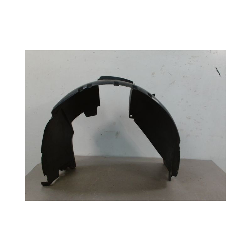 PARE-BOUE AVANT GAUCHE DACIA SANDERO