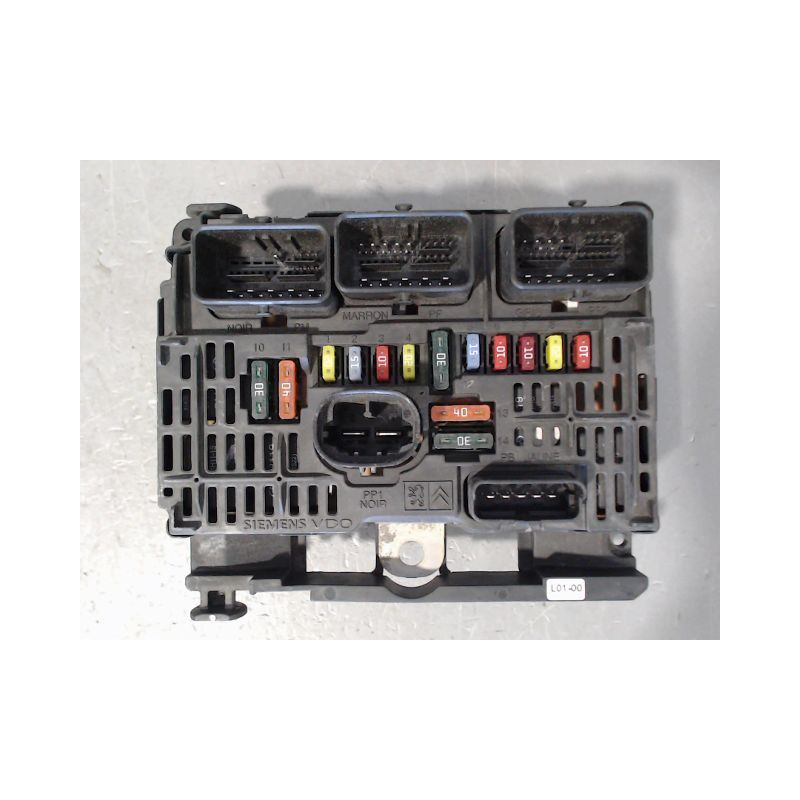 BOITE A FUSIBLES PEUGEOT 407