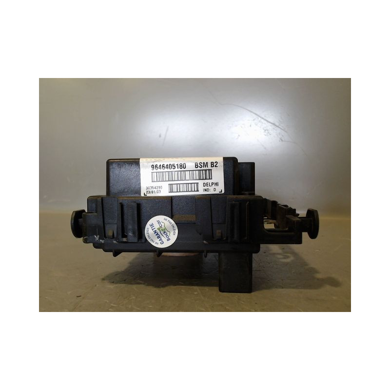 BOITE A FUSIBLES PEUGEOT 206