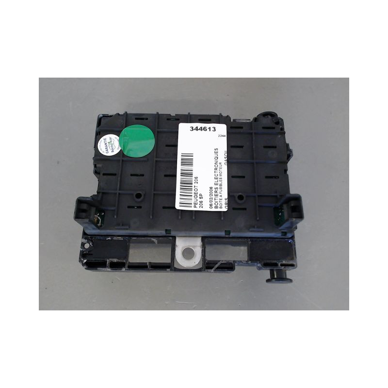 BOITE A FUSIBLES PEUGEOT 206 5P