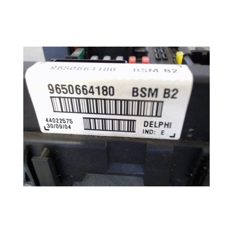 BOITE A FUSIBLES PEUGEOT 307 SW 02-05