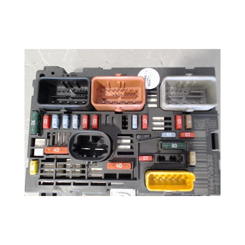 BOITE A FUSIBLES PEUGEOT 308 2007-