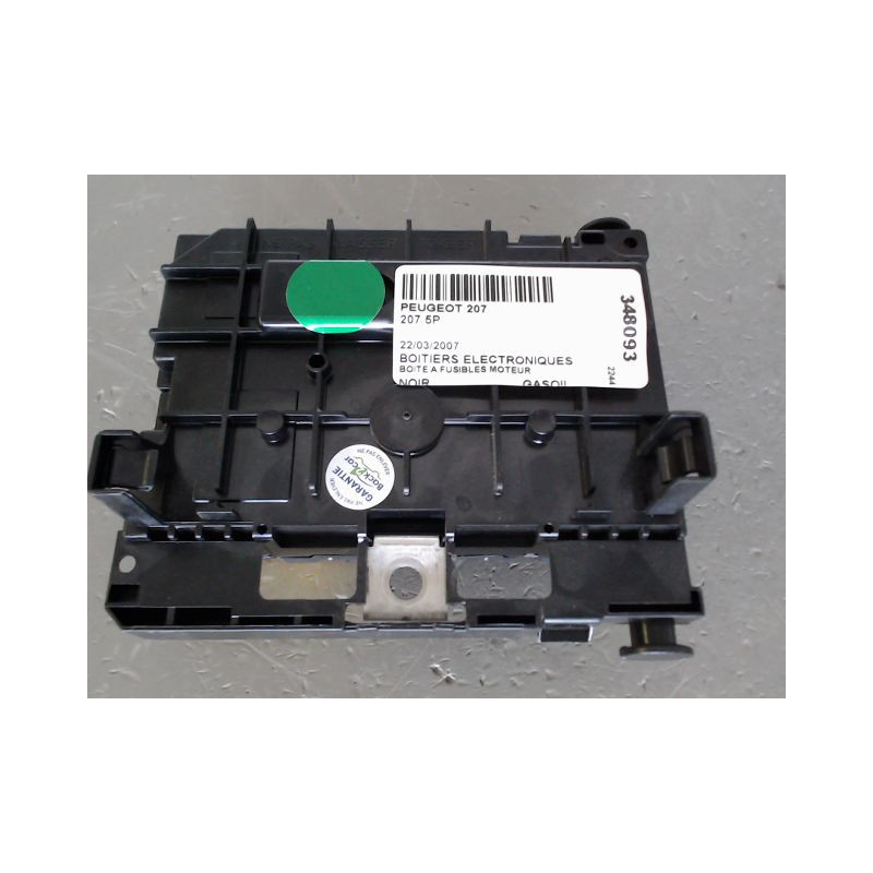 BOITE A FUSIBLES PEUGEOT 207 5P