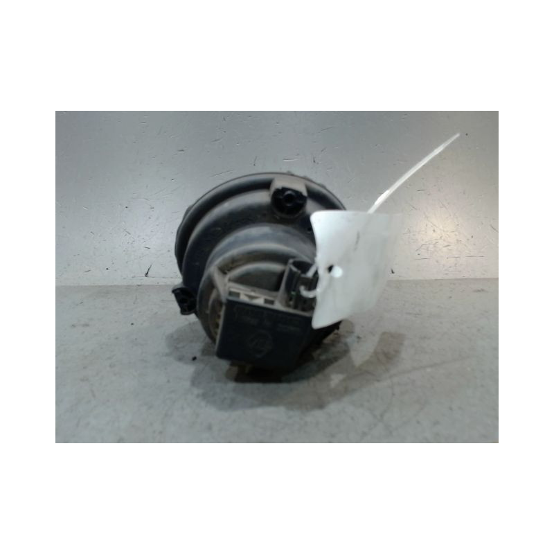 PHARE ANTIBROUILLARD AVANT DROIT RENAULT CLIO