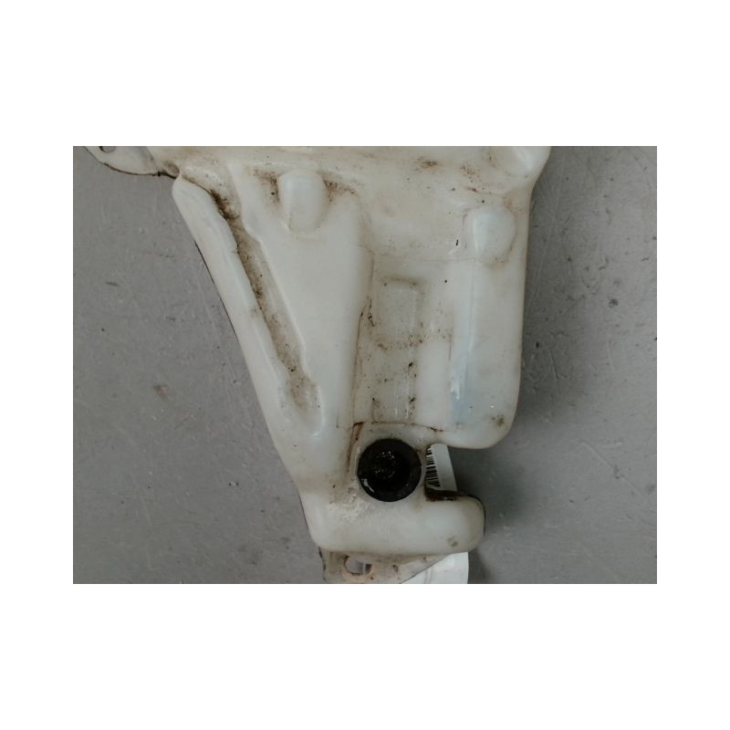 RESERVOIR LAVE-GLACE AVANT FORD FOCUS COUPE 98-04