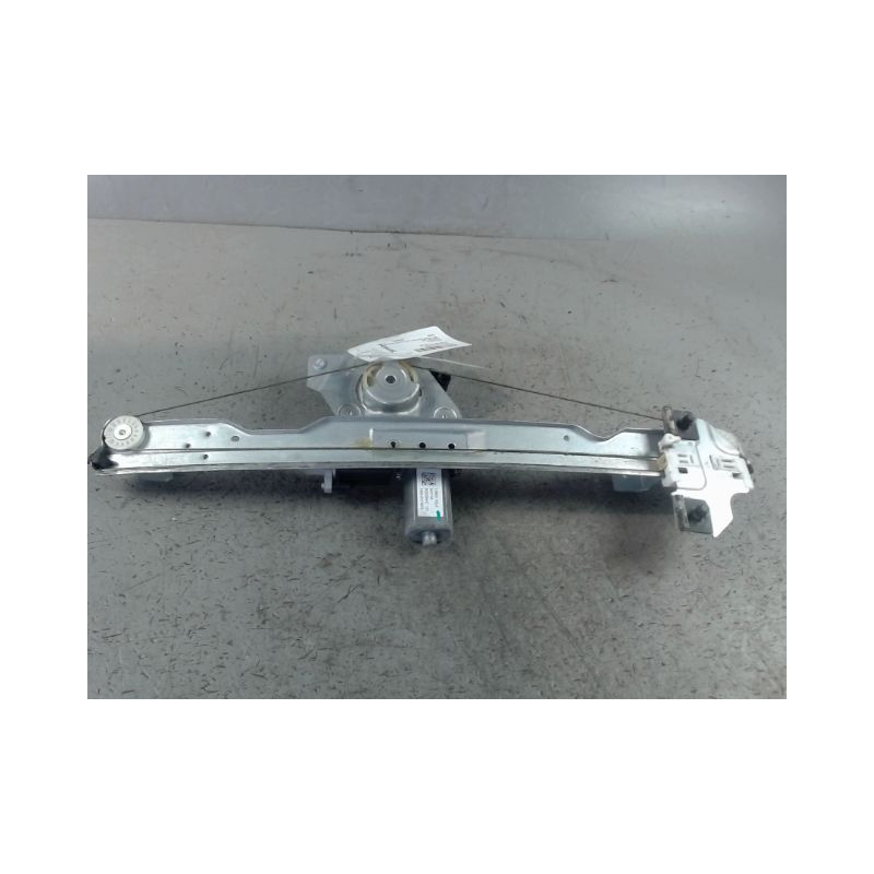 MECANISME+MOTEUR LEVE-GLACE AVANT GAUCHE DACIA DUSTER 2010-
