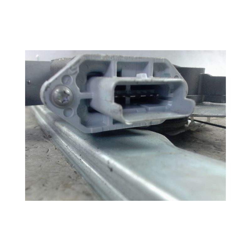 MECANISME+MOTEUR LEVE-GLACE AVANT GAUCHE DACIA DUSTER 2010-