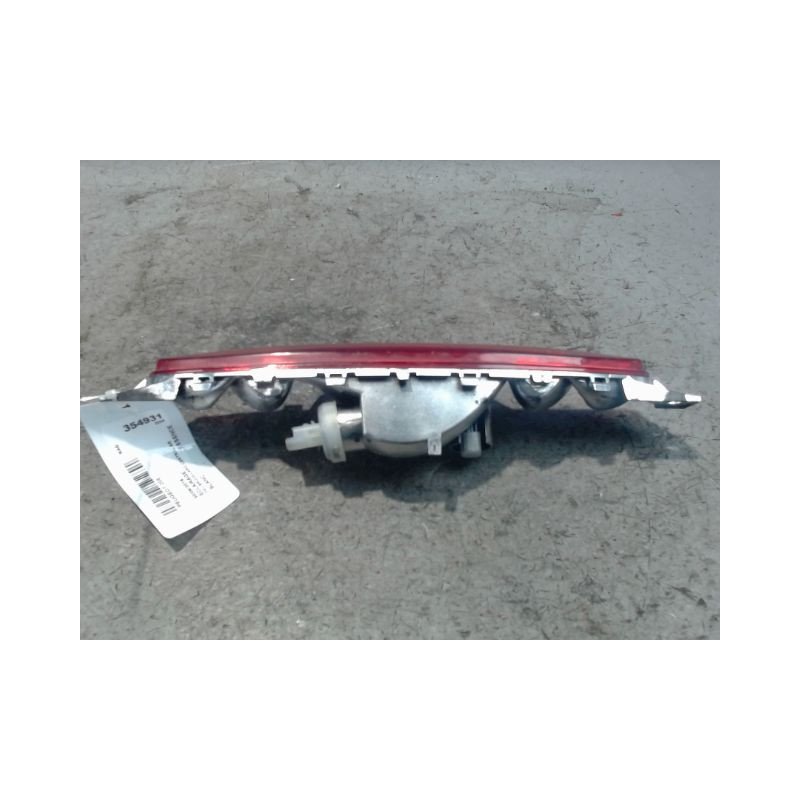 FEU BROUILLARD CENTRAL ARRIERE PEUGEOT 208