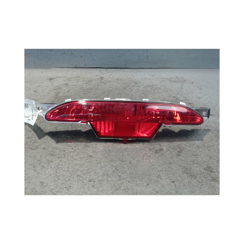 FEU BROUILLARD CENTRAL ARRIERE PEUGEOT 208