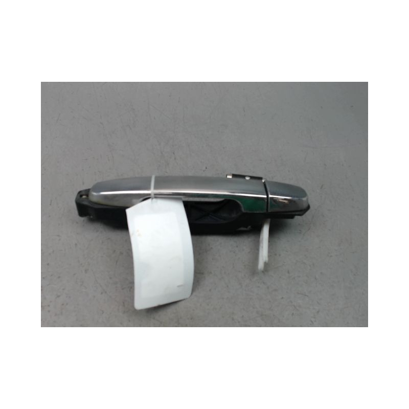 POIGNEE EXTERIEURE PORTE ARRIERE GAUCHE TOYOTA HILUX DOUBLE CABINE 2006-
