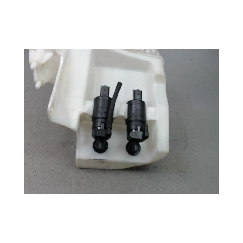 RESERVOIR LAVE-GLACE AVANT TOYOTA AYGO I Phase 1 2005-2009