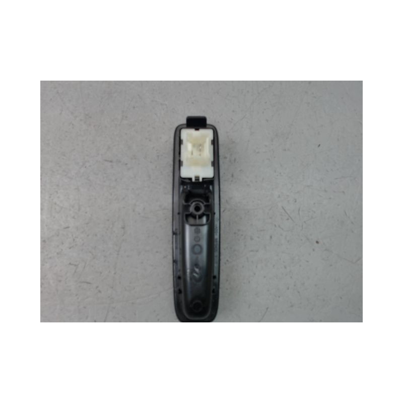 COMMANDE LEVE-GLACE PORTE ARG DACIA SANDERO