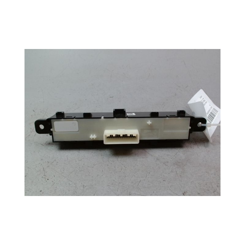 BOUTON DE WARNING DACIA SANDERO